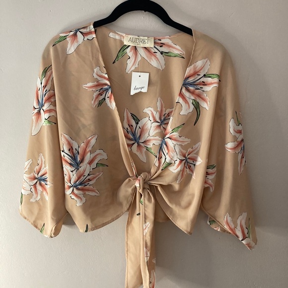 Audrey 3+1 Tops - Tropical Floral Shirt 🌺